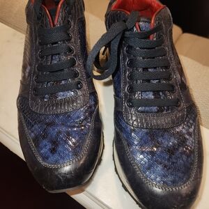 Women's Navy Blue Textured Leather Sneakers